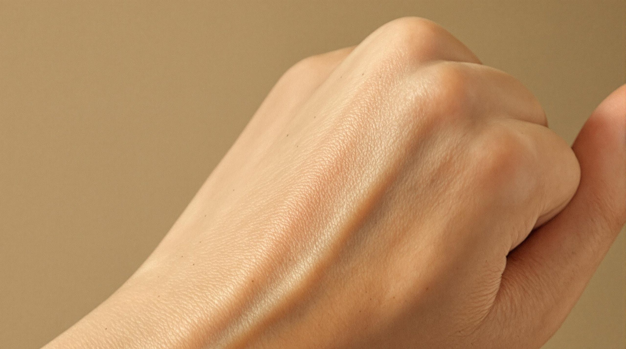 Cicatrice sur la main : soins et traitements - Cosmetique etoile